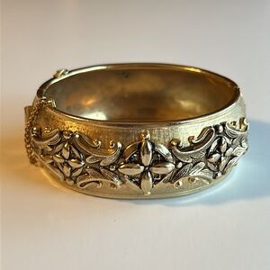 VTG Coro Pegasus Hinged Bangle Bracelet Goldtone 1940’s Victorian Revival